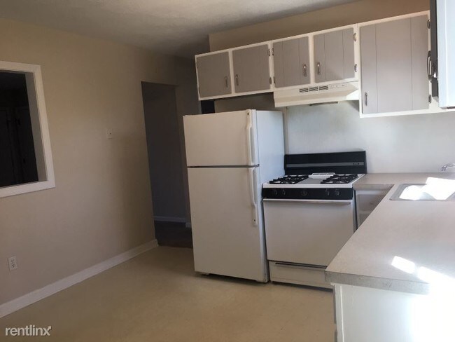 Foto del edificio - 2 br, 1 bath Apartment - 120 Everglade Ave