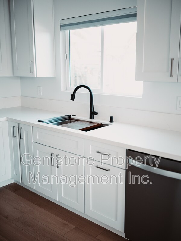 Foto del edificio - 5263 Tipton St