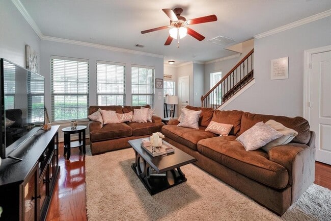 Building Photo - 1821 Woodbend Village Ct
