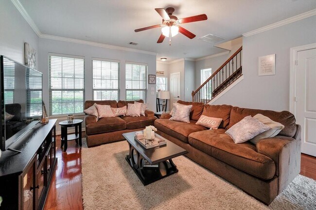 Foto del edificio - 1821 Woodbend Village Ct