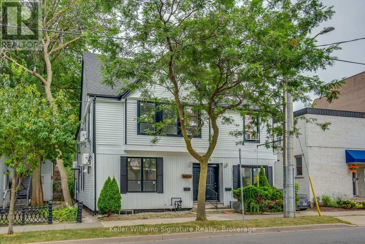 Primary Photo - 200-200 King St