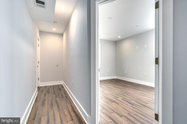 Building Photo - 1227 Simms Pl NE