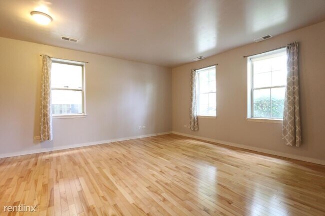 Foto del edificio - 3 br, 2 bath Condo - 1033 S Lytle St 101 U...