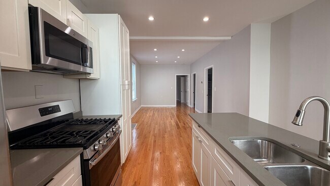 Foto del edificio - 1252 N Cleaver St