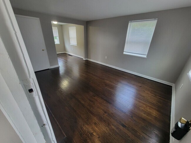 Building Photo - 3511 Kathleen Ave