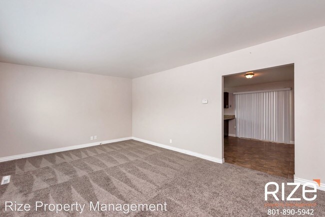 Foto del edificio - 5 br, 2.5 bath House - 4381 S Ebony Ave