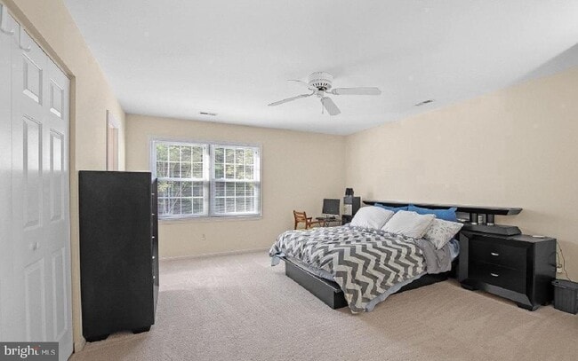 Building Photo - 560 Twin Cove Ln