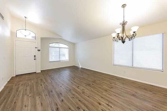 Foto del edificio - 2452 W Blue Sky Dr