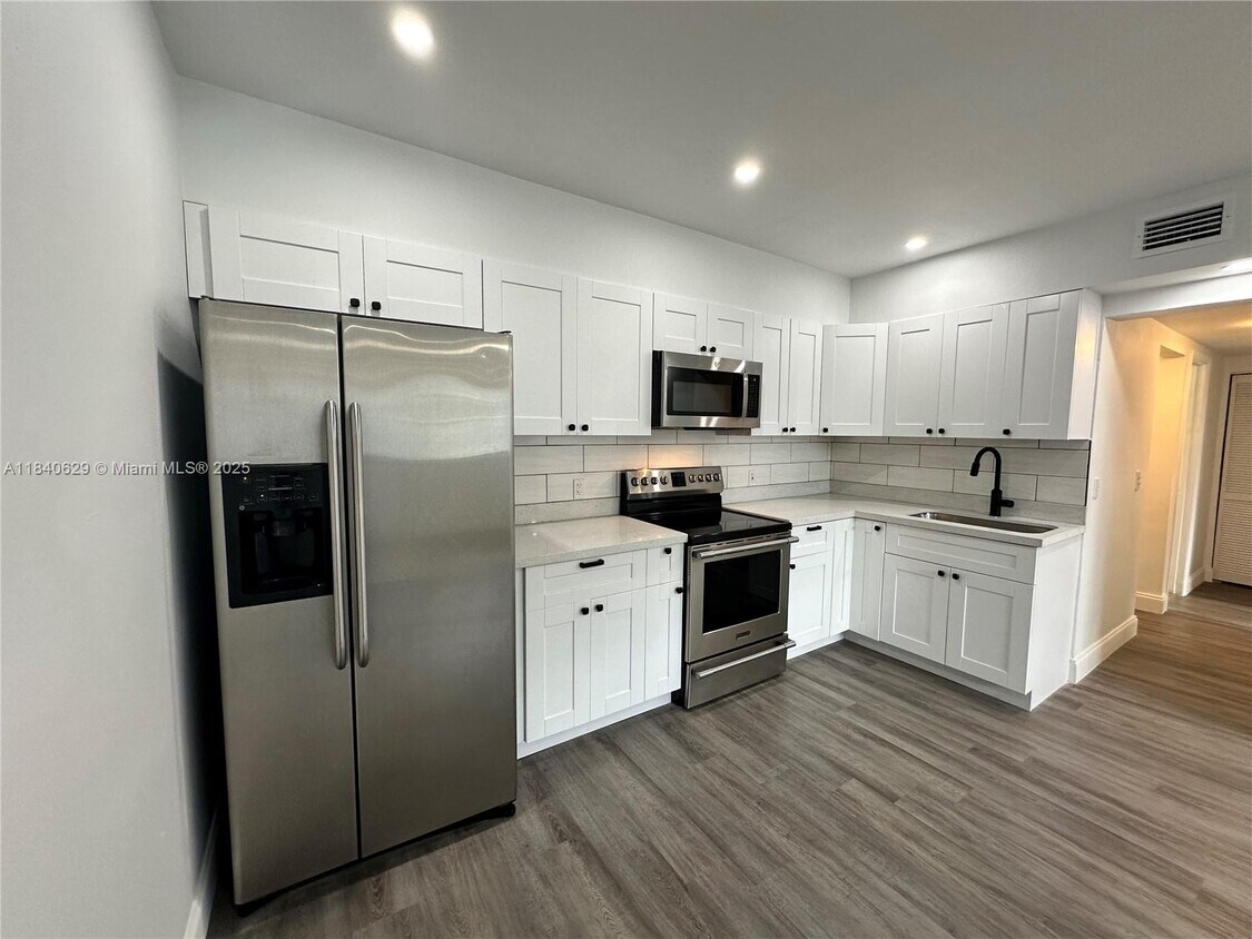 Primary Photo - 41 SW 67th Ct
