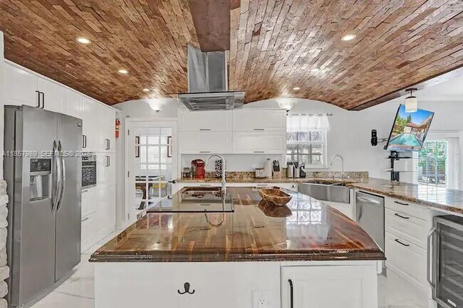 Foto del edificio - 247 SW 5th St