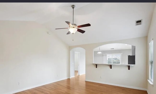 Foto del edificio - 21 Millwood Lake Dr