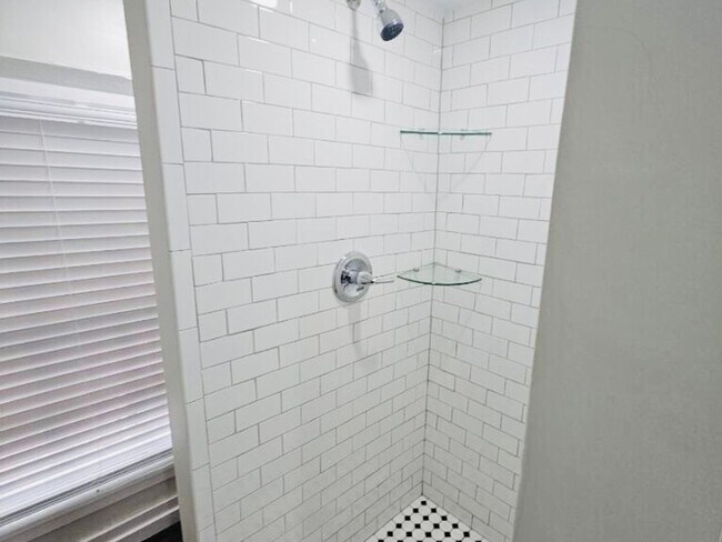 Foto del edificio - 1 Bedroom Single Family Home in Petersburg