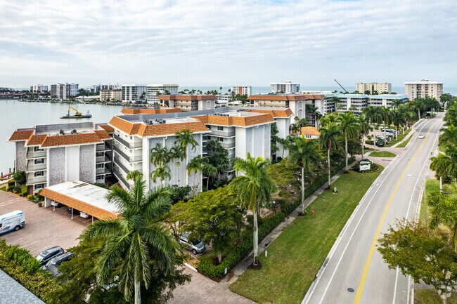 Aerial Photo - Commodore Club V