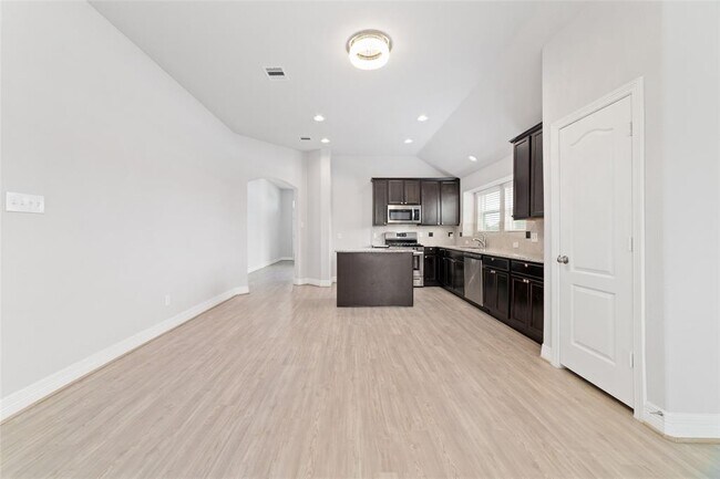 Foto del edificio - 3230 Andlor Hills Dr