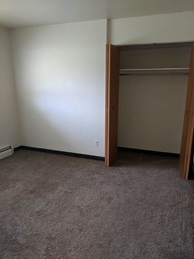Building Photo - 2 bedroom in Tallmadge OH 44278
