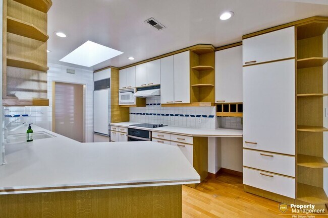 Building Photo - 112 Lois Ln