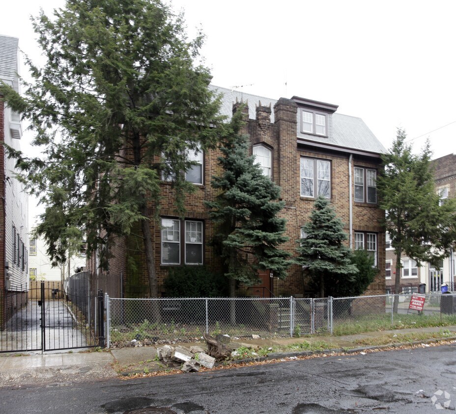 Foto del edificio - 119 W Grove Ter