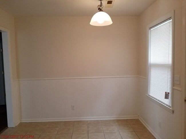 Building Photo - 126 Red Cedar Dr