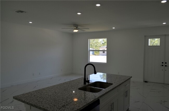 Foto del edificio - 2610 34th St W