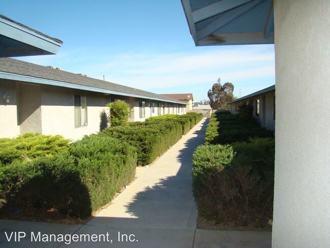Building Photo - 15682 Bear Valley Rd