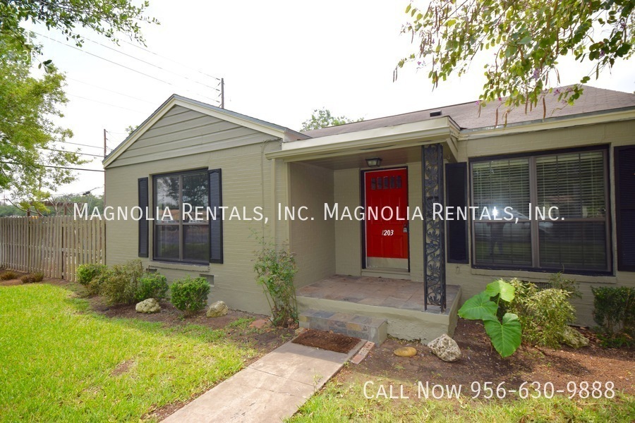 Foto principal - Old Town McAllen Home for Rent - Large Pat...