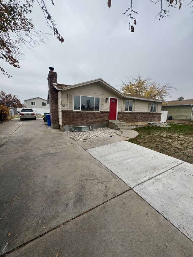 Building Photo - 54 W 300 S St