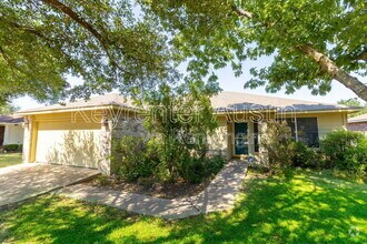 Building Photo - 2557 Vernell Way