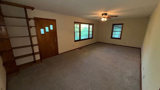 Building Photo - Antioch House - 2 bedrooms , 1.5 bathroom