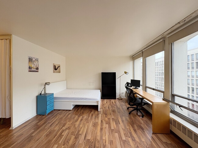 Foto del edificio - 1450 E 55th Pl