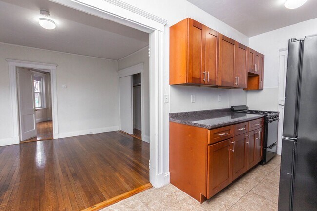 Building Photo - 9/1 No Fee! Renovated 1BR in Fenway elevat...