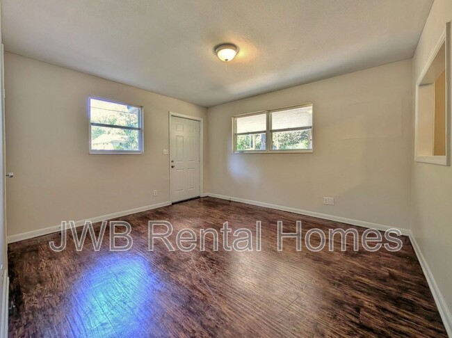 Foto del edificio - 6945 Goldilocks Ln