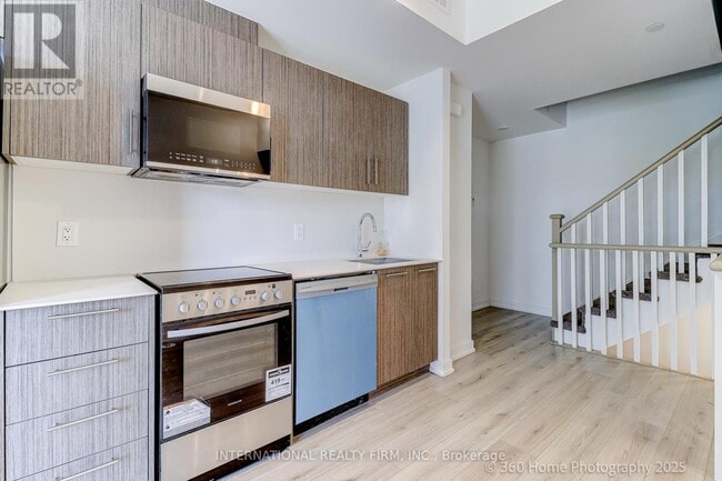 Photo du bâtiment - 851 Sheppard Ave W