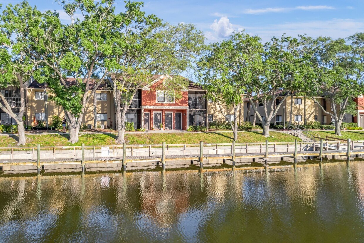 Primary Photo - Remodeled 2/2 Waterfront Condo