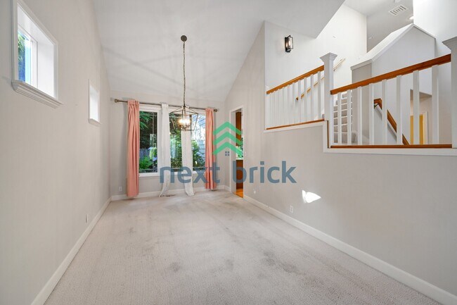 Foto del edificio - Quiet and Spacious 5-Bedroom Haven w/ 2.5 Baths – 2420 Sq Ft of Comfort Awaits!
