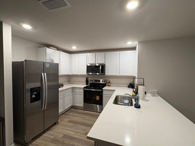Foto del edificio - 5038 Rocky Coast Pl