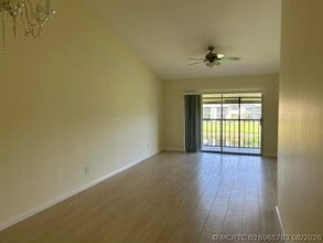 Building Photo - 3105 SE Aster Ln
