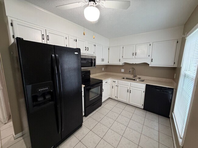 Foto del edificio - 103 Wenwood Cir
