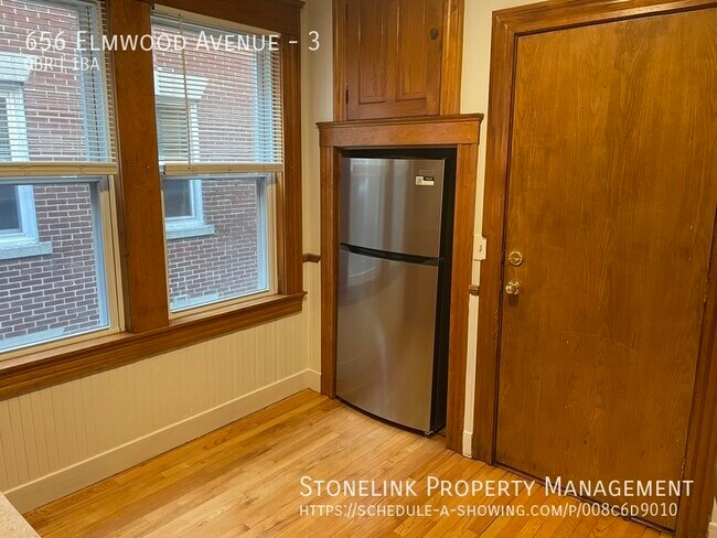 Foto del edificio - 656 Elmwood Ave