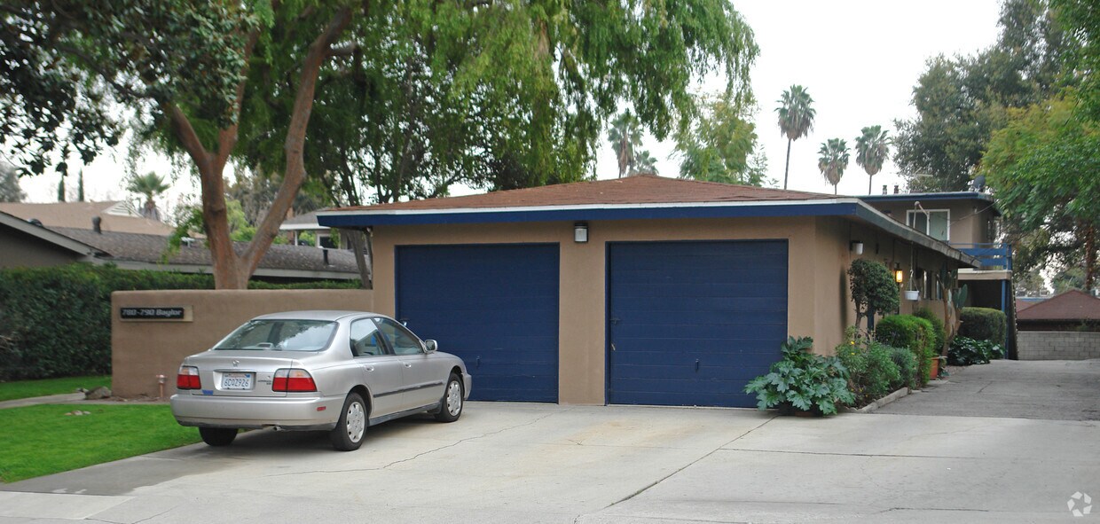 Foto del edificio - 784 Baylor Ave