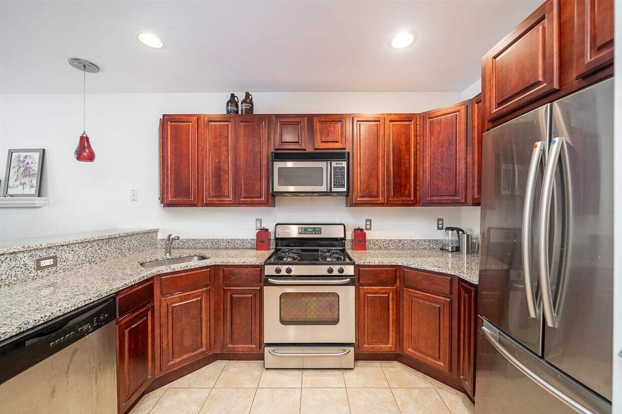 Foto principal - 326 Monroe St