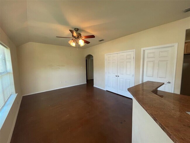Building Photo - 110 Sunburst Ct