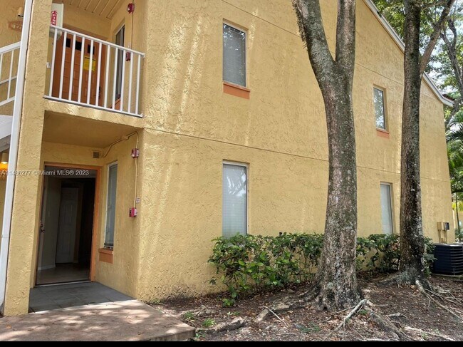 Building Photo - 1210 Coral Club Dr
