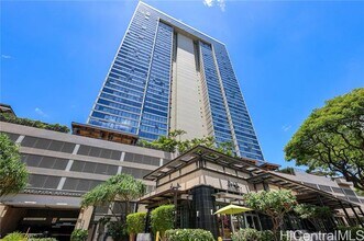 Building Photo - 1009 Kapiolani Blvd