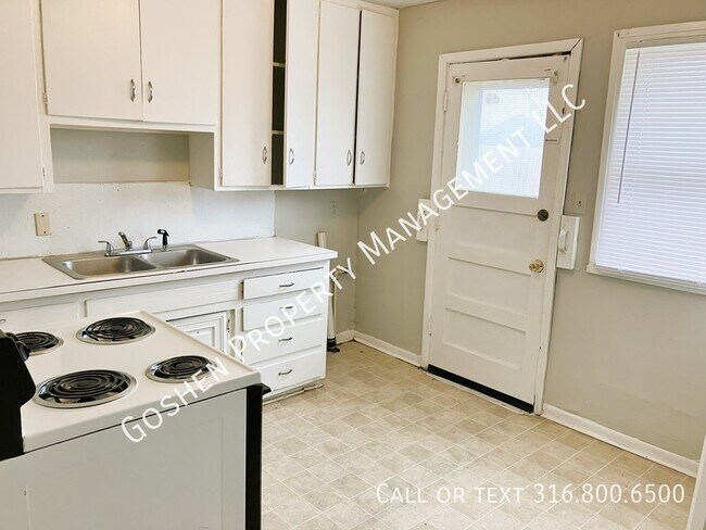 Building Photo - Adorable 2 bed 1 Bath Duplex