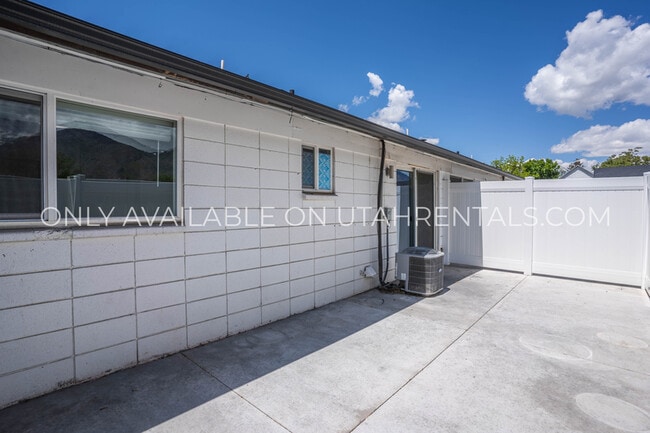 Building Photo - 425 S 600 W