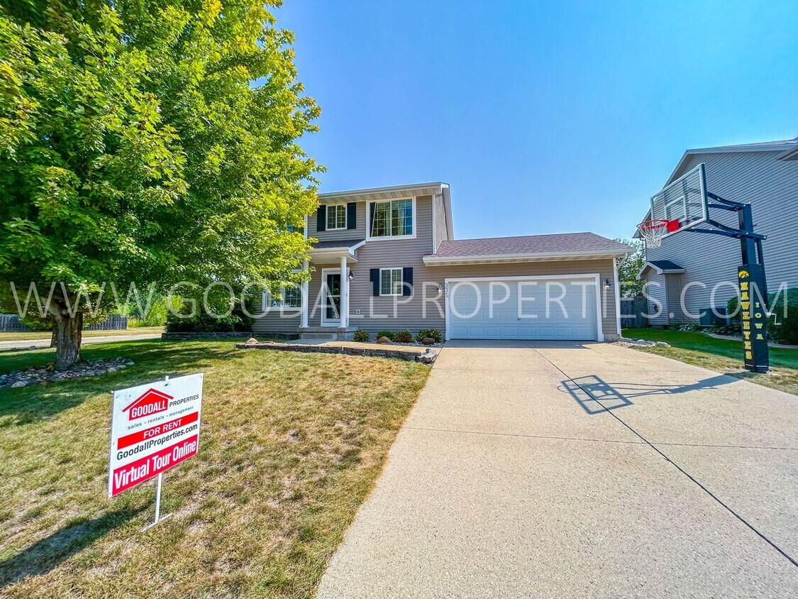 Primary Photo - 3+ Bedroom 3 Bath fenced backyard partial ...