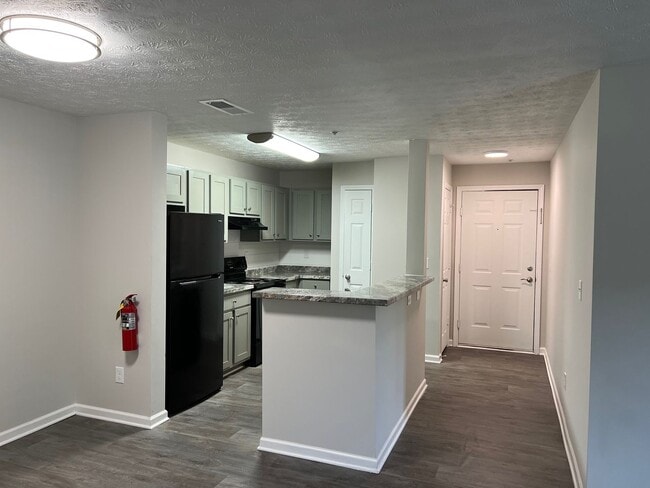 Interior Photo - Salem Chase Apartments