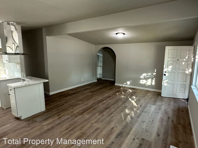 Building Photo - 3 br, 1 bath House - 1308 Cardoso Ave.