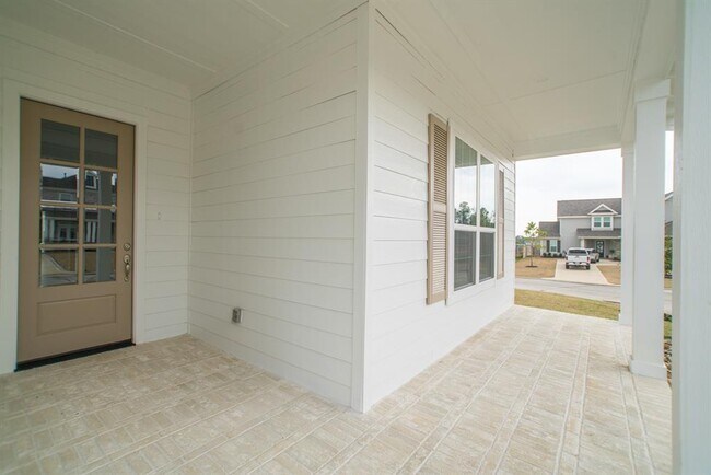 Building Photo - 2344 Goldenglade Dr