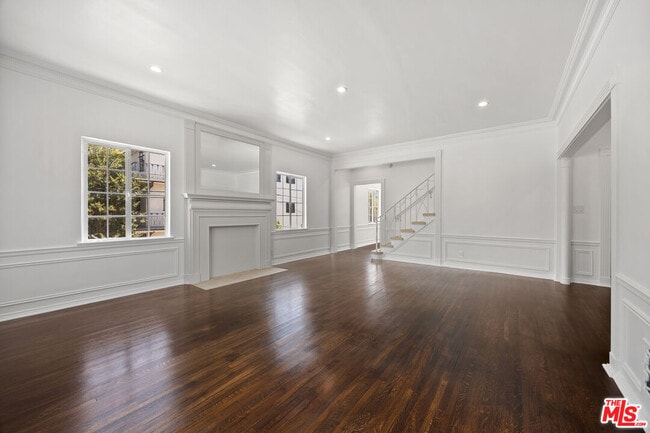 Building Photo - 148 S Camden Dr